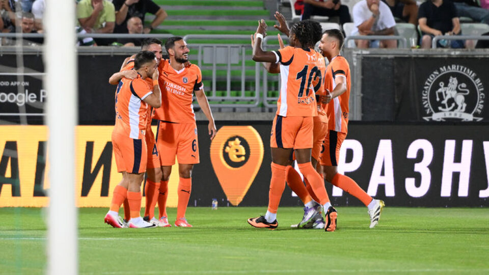 Başakşehir, Bulgaristan'da avantajı kaptı!