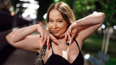 Eski grup arkadaşlarına gönderme yaptı