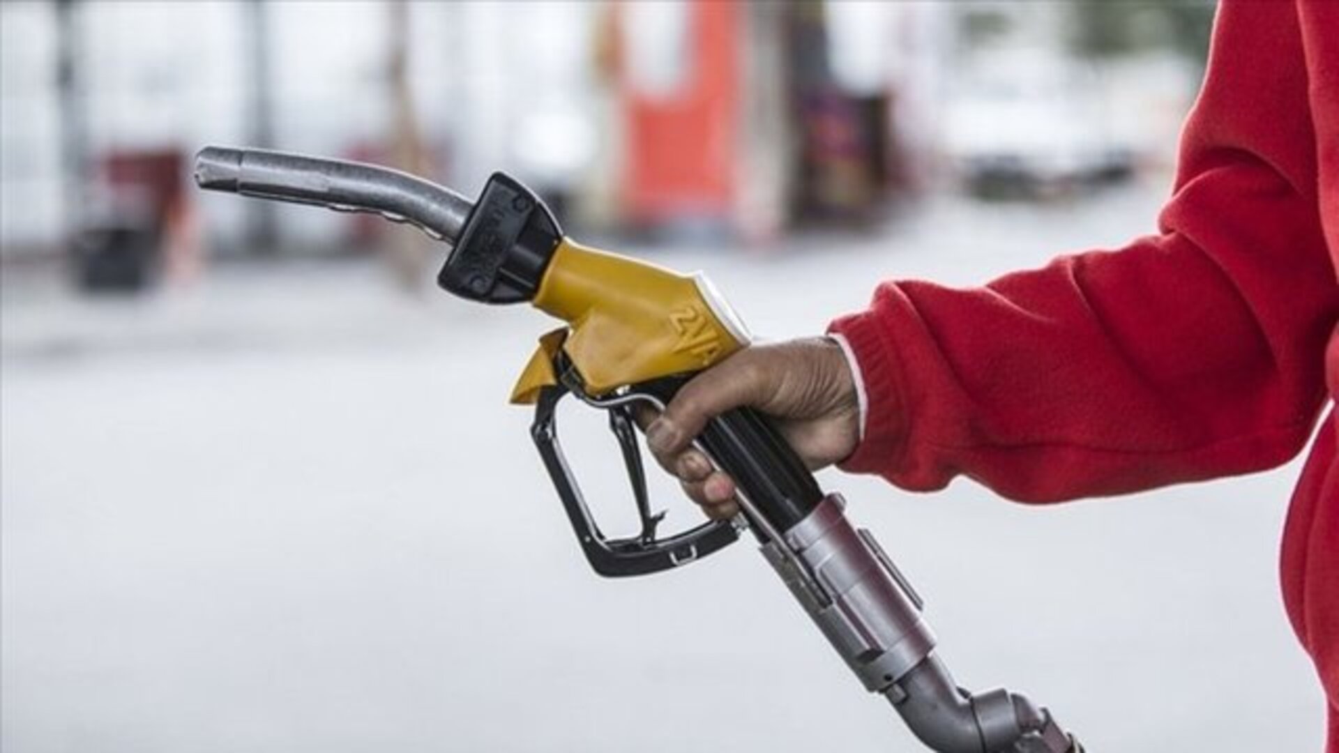 Akaryakıta Zam Geldi! İstanbul, Ankara, İzmir'de LPG, Benzin ve Motorin Fiyatları Ne Kadar Oldu?