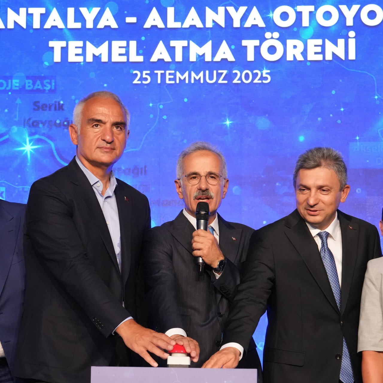 Antalya-Alanya Otoyolu'nun temeli atıldı