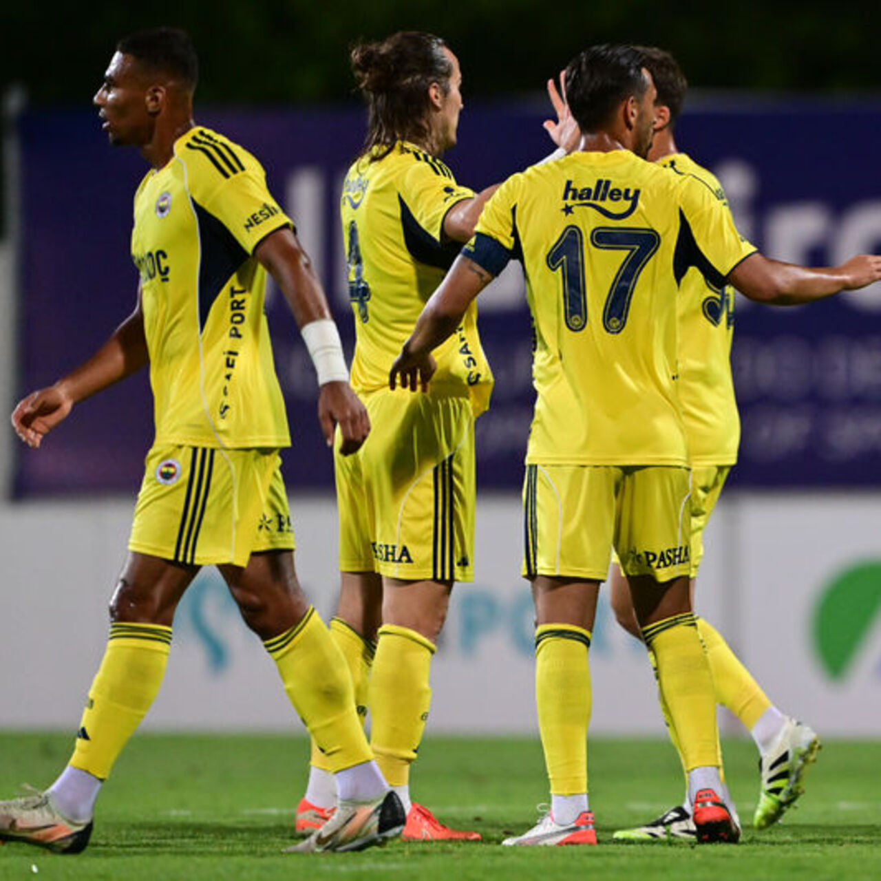 Fenerbahçe-Feyenoord maçının tarihi belli oldu!