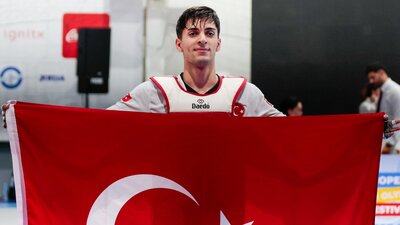 Buğra Coşgungönül'den altın madalya!