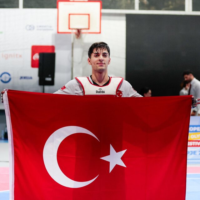 Buğra Coşgungönül'den altın madalya!