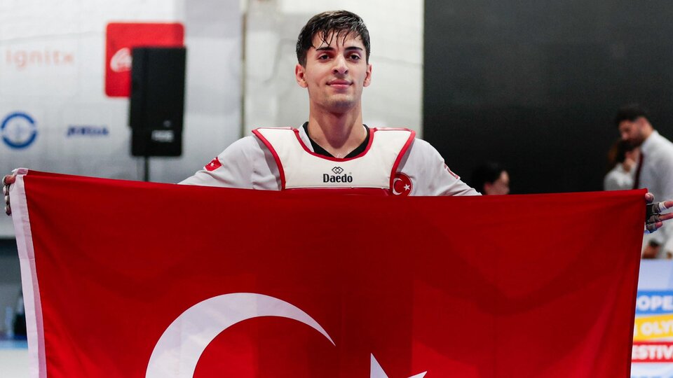 Buğra Coşgungönül'den altın madalya!