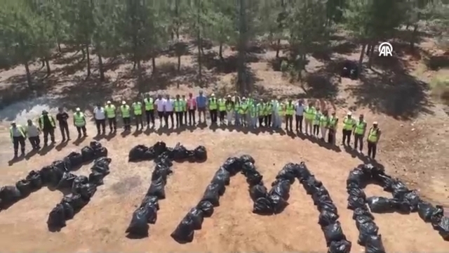 Bilecik'te ormandan 20 ton çöp toplandı