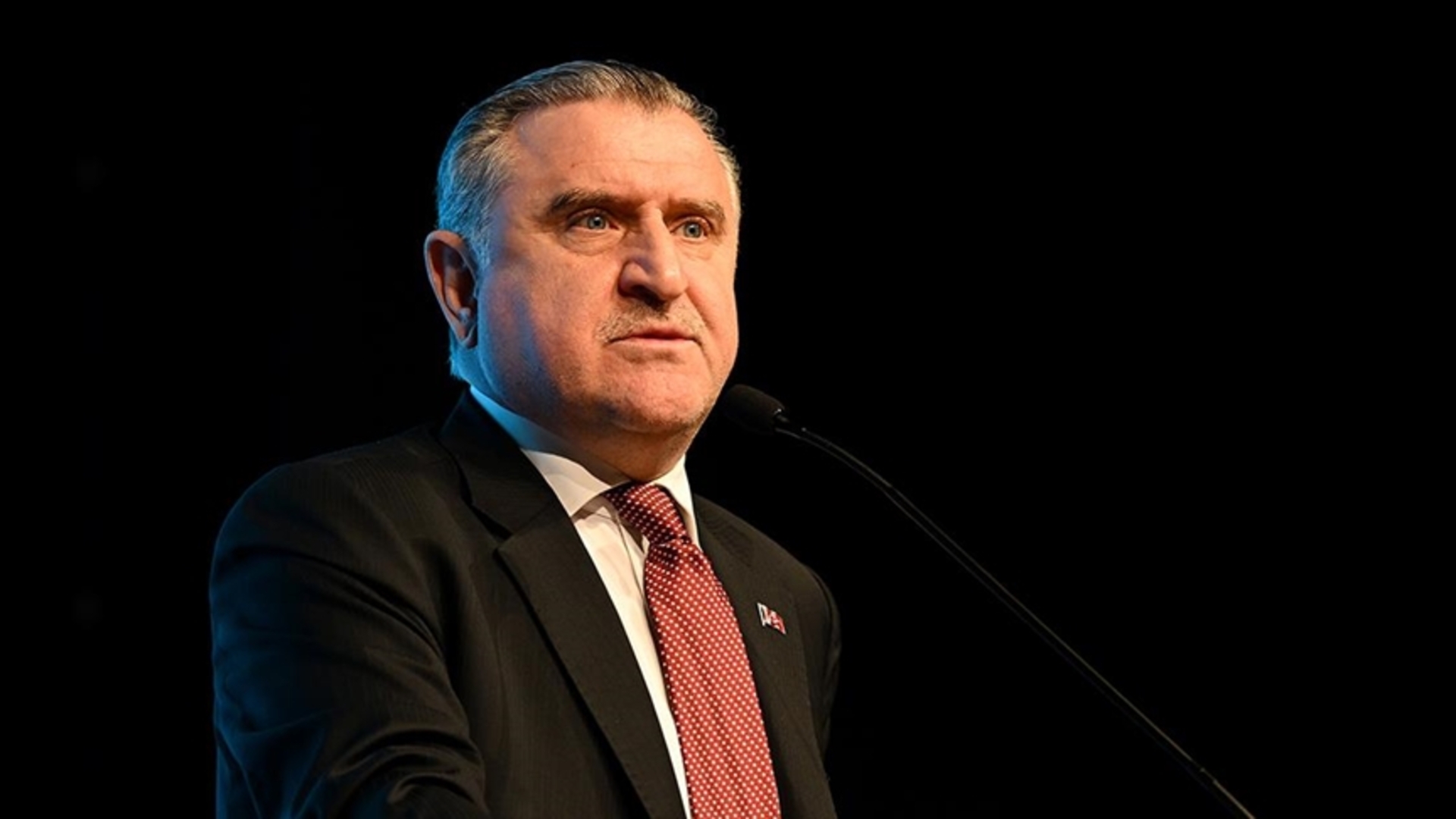 GSB Yurtları Yangınzedelere Kapılarını Açtı: Bakan Bak'tan Acil Destek Açıklaması!