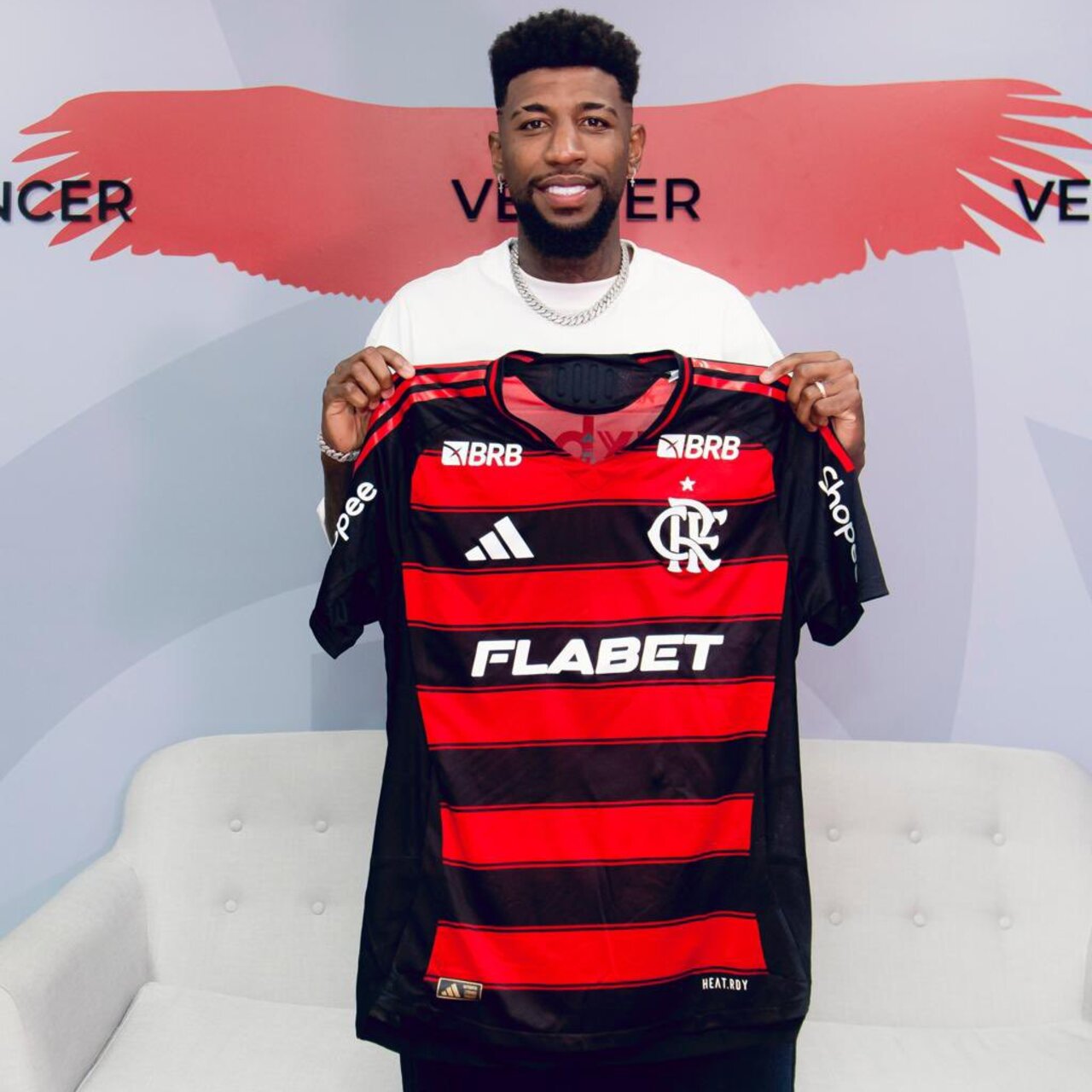 Beşiktaş ile adı anılmıştı: Emerson imzayı attı!