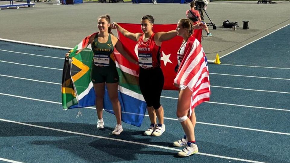 Esra Türkmen'den altın madalya!