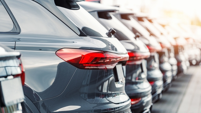 Otomobil fiyatlarına yakın takip