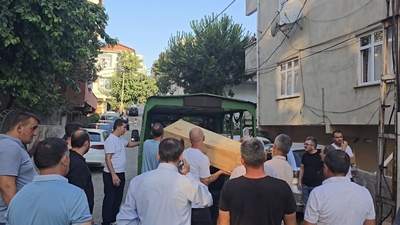 İstanbul'da çifte kâbus! Anne ve babasını öldürdü!