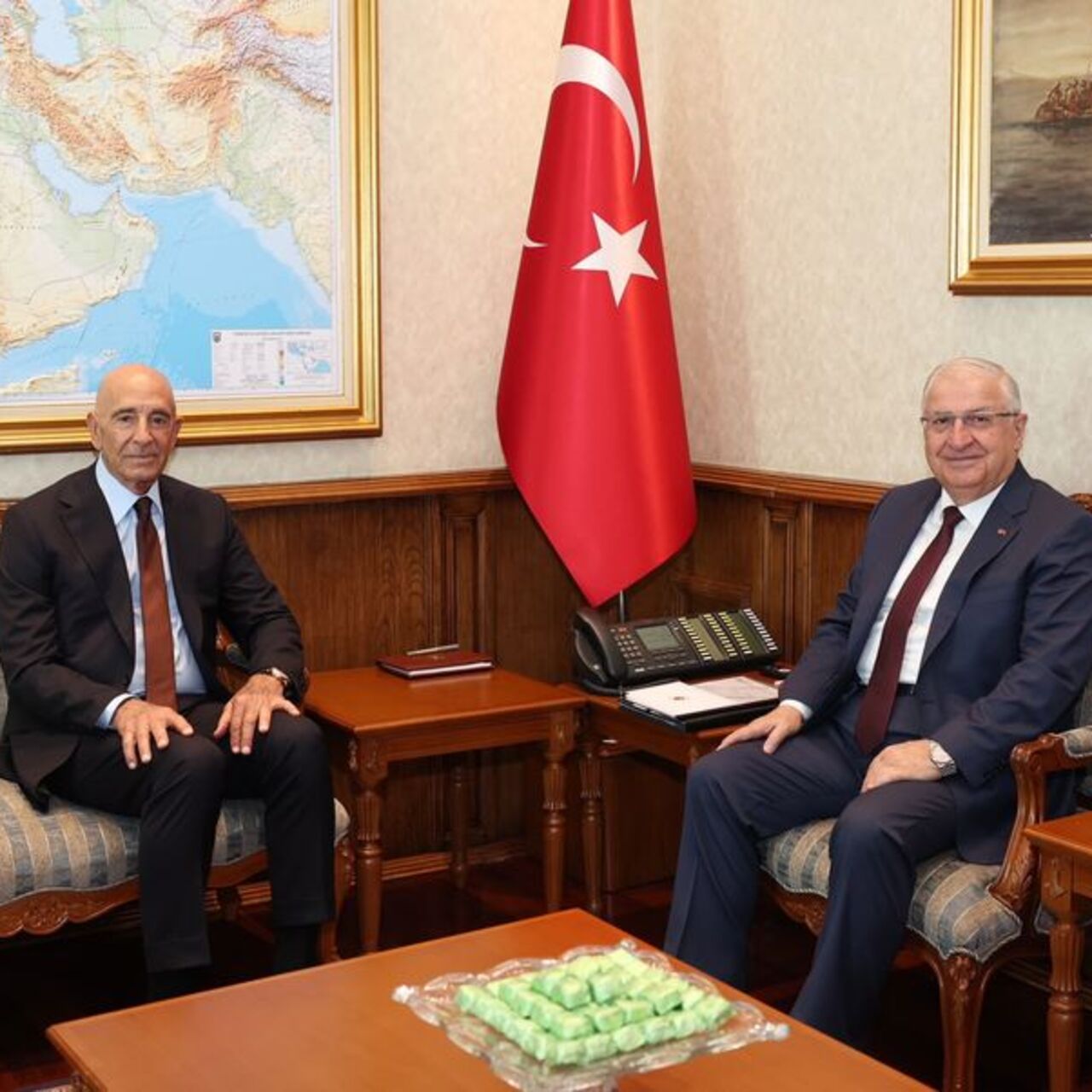 Bakan Güler Barrack'ı kabul etti