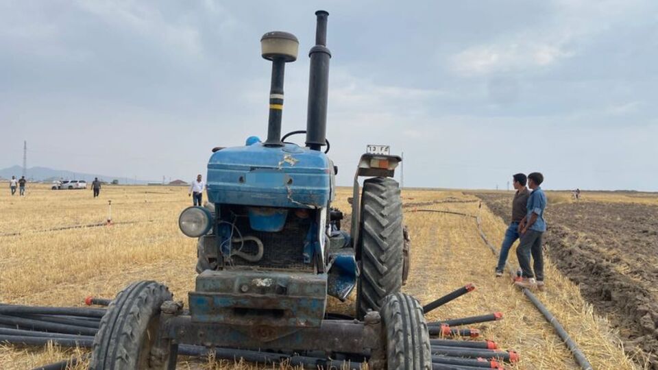 Bu acıya yürek dayanmaz! Babası tarla sürerken traktörden düştü
