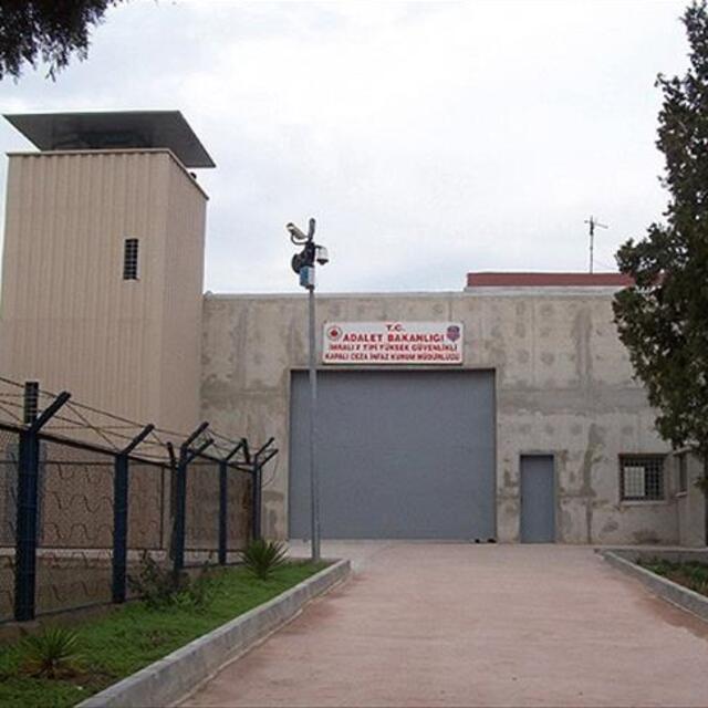 Öcalan'a aile ziyareti