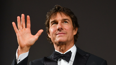 Geçmişine bir bakış yöneltti