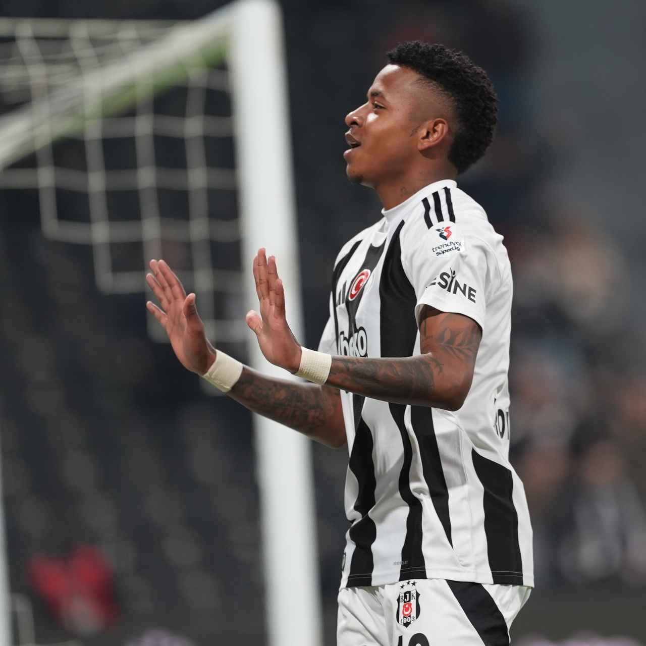Beşiktaş'ta Arroyo'ya talip çıktı!