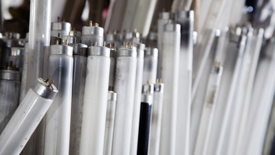 Floresan lambayı kim icat etti?