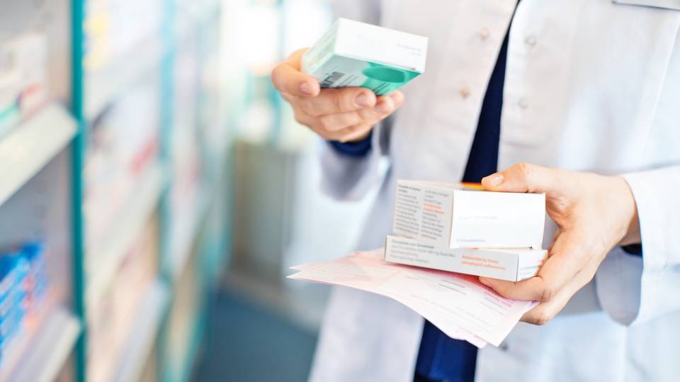 İlacı kim icat etti?