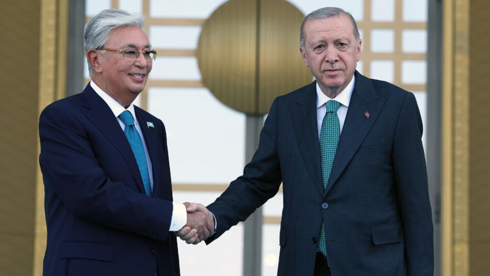 Cumhurbaşkanı Erdoğan Tokayev ile görüştü