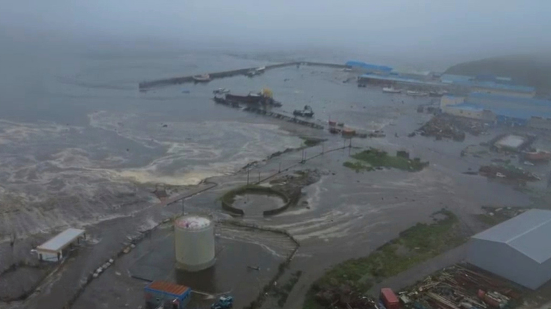 Rusya'da Deprem Paniği: Japonya'ya Tsunami Uyarısı!