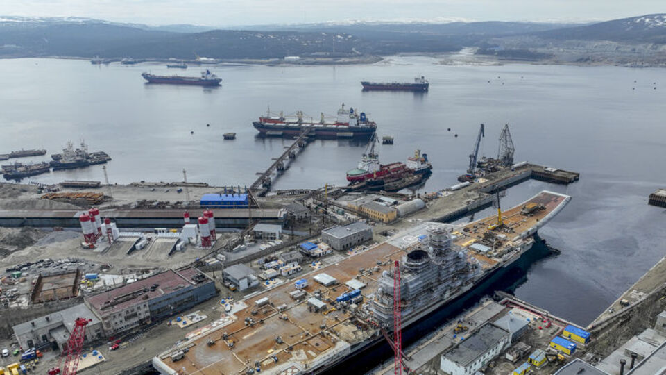 Rusya'nın tek uçak gemisinin onarımı askıya alındı