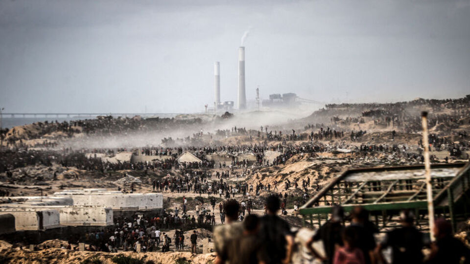 İsrail Gazze'de yardım bekleyenleri hedef aldı!