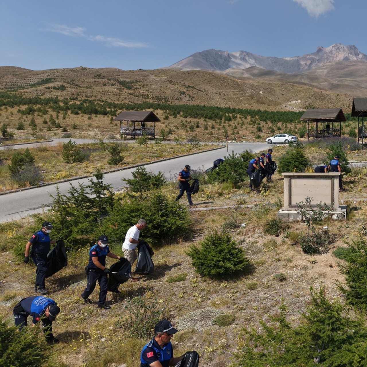Kayseri'de zabıtadan Erciyes'te temizlik çalışması