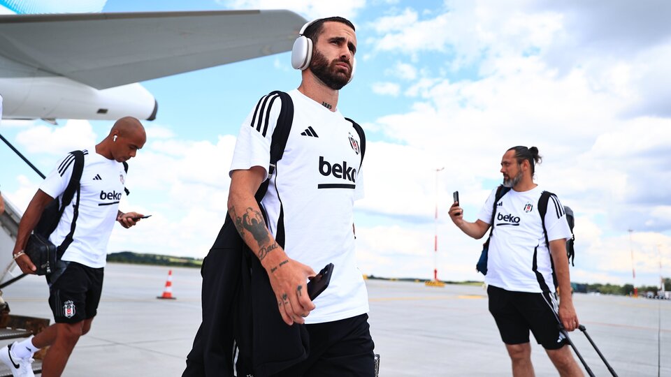 Beşiktaş, Shakhtar maçı için Polonya'ya gitti!