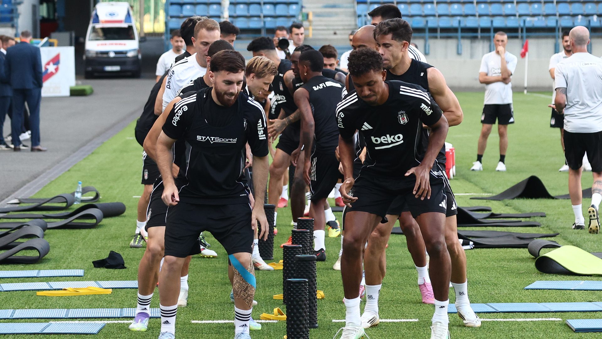 Beşiktaş - Shakhtar Donetsk Maçı Öncesi Son Dakika Gelişmeleri: Sürprizler Bekleniyor!