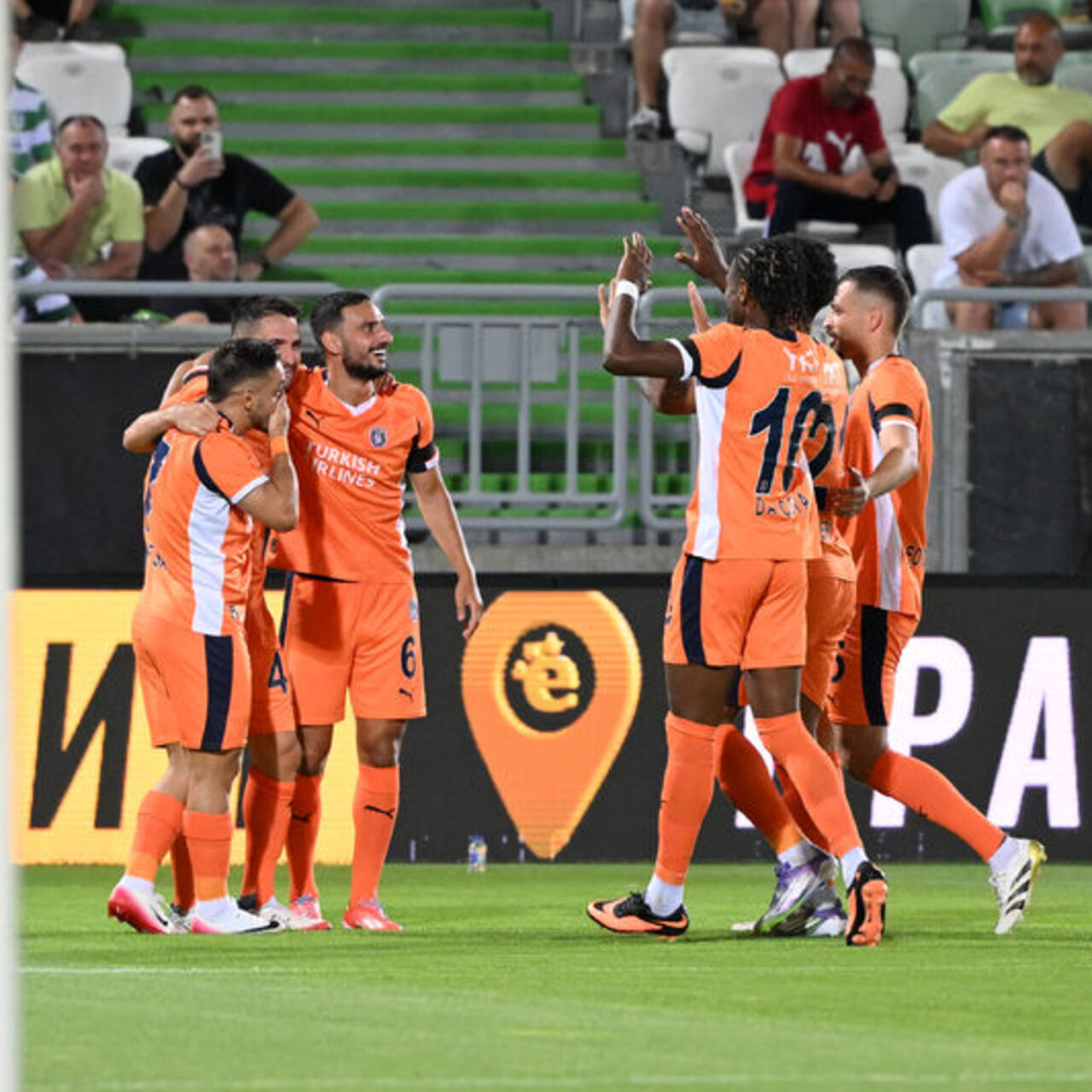 Başakşehir tur peşinde!