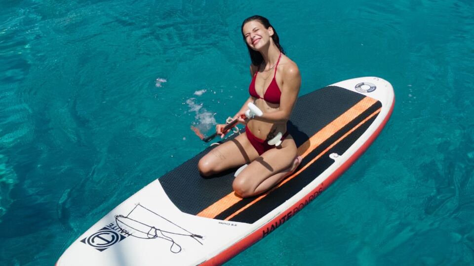 Kürek sörfü yaptı