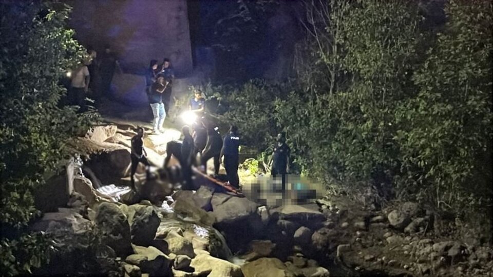 Elektrikli bisiklet köprüden düştü: 1 ölü, 1 yaralı