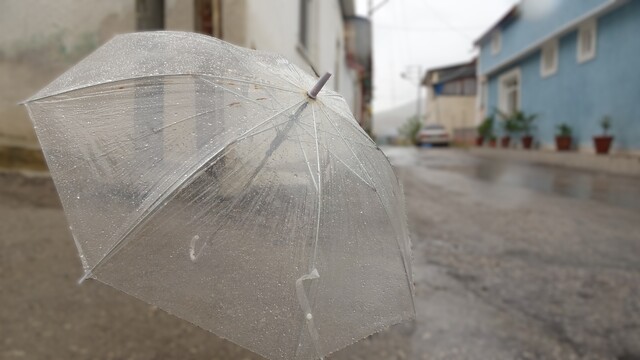 Sağanak yağmur ve kuvvetli rüzgar uyarısı