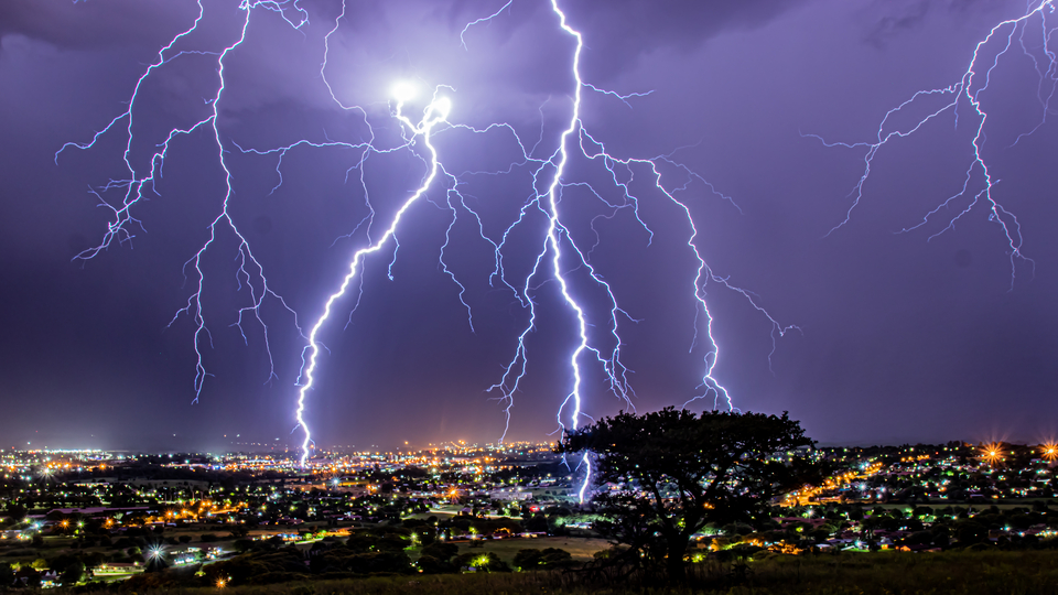 829 kilometrelik şimşek rekor kırdı