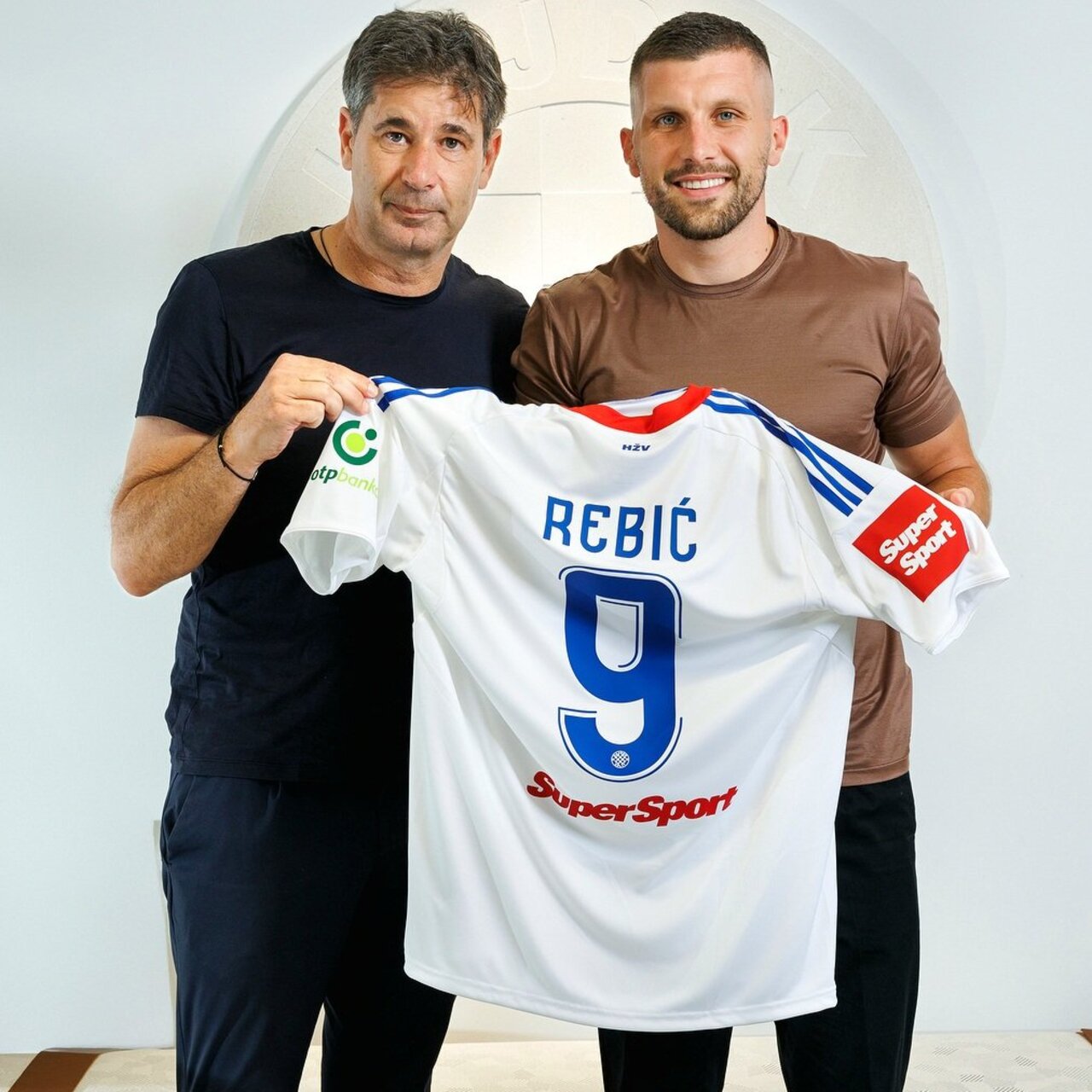 Ante Rebic ülkesine döndü!