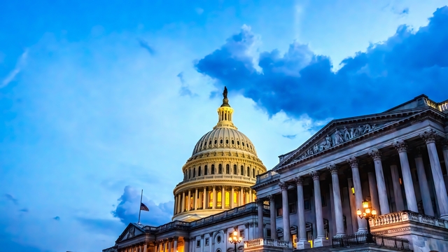 Trump Beyaz Saray'a 200 milyon dolarlık balo salonu yaptıracak