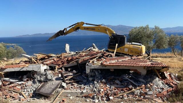 Çanakkale'de kaçak yapılar yıkıldı