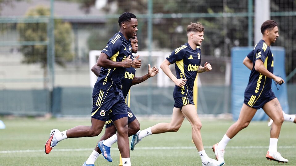 Fenerbahçe'de Feyenoord mesaisine başladı!