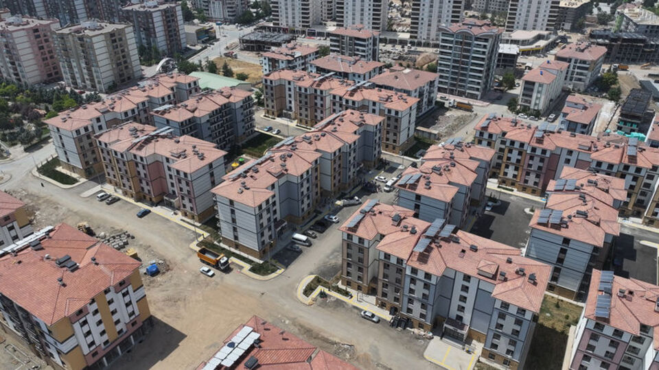 Malatya'da anahtar teslimlerine başlandı