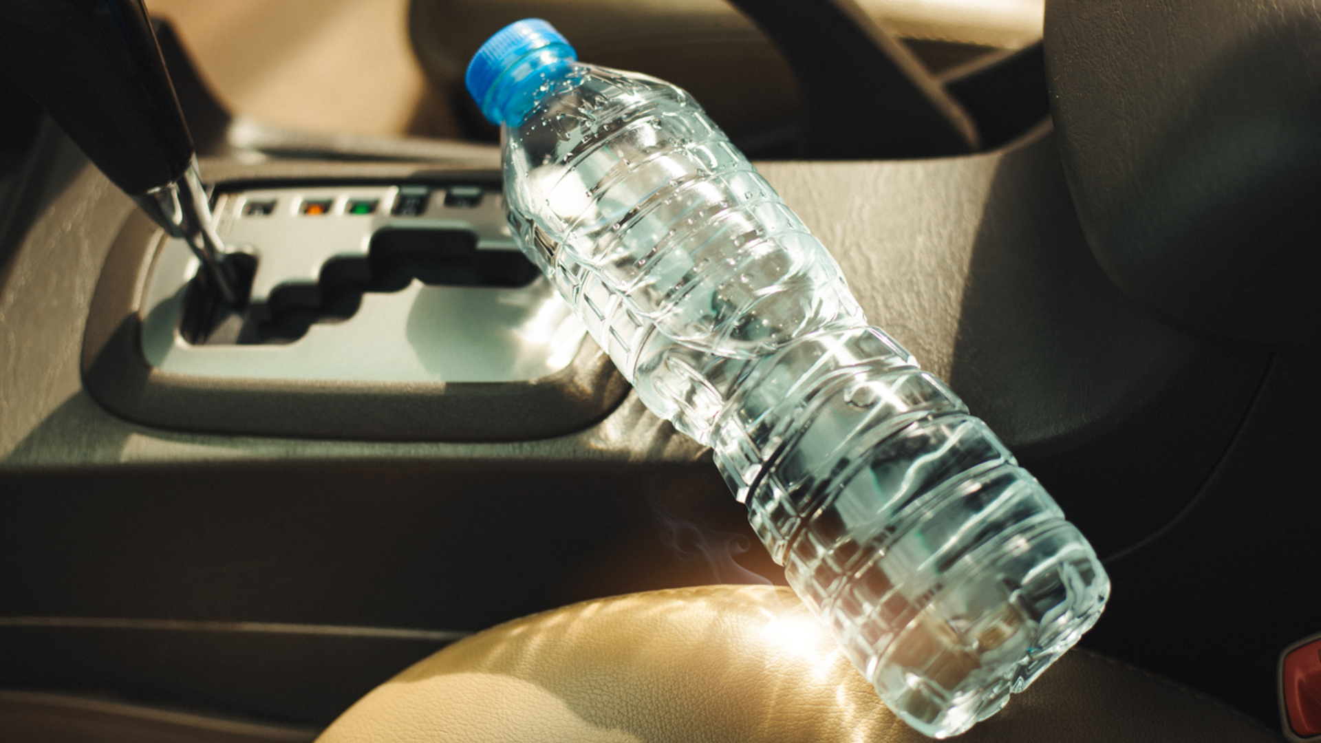 Plastik Şişelerdeki Gizli Tehlike: Sıcak Havalarda Artan Riskler!