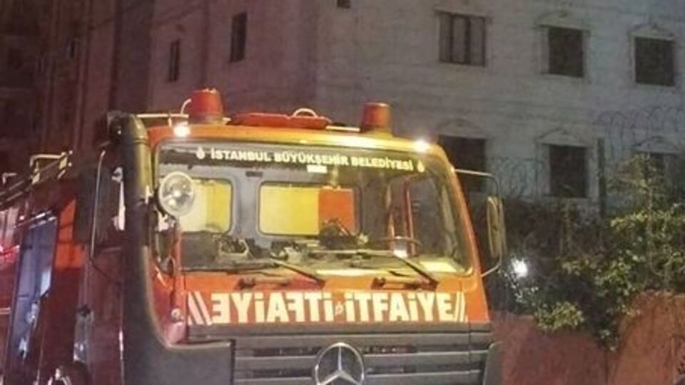 Ümraniye'de korkutan yangın