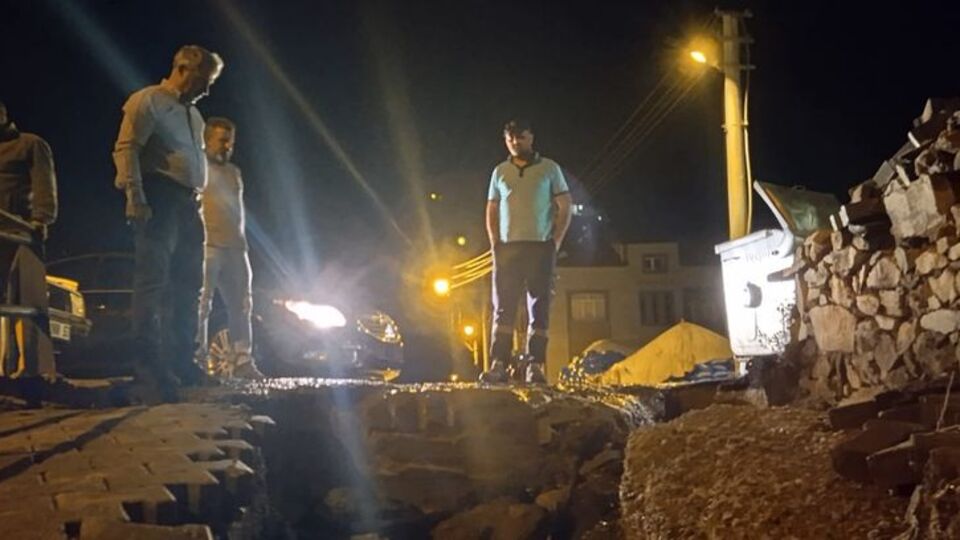 Sağanak sele dönüştü! Köprü çöktü