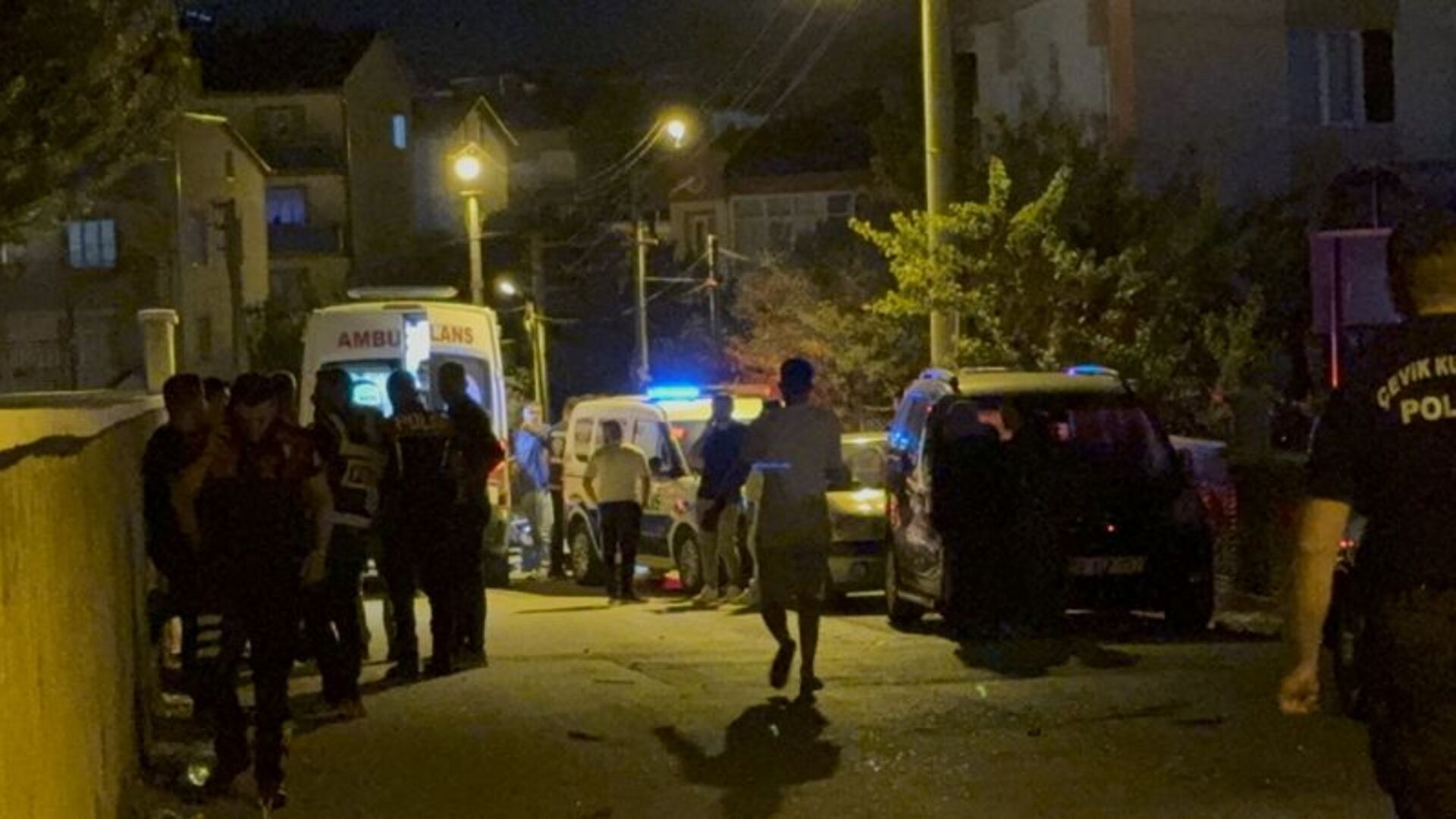 Sivas'ta Kına Gecesinde Halay Kavgası: 12 Kişi Yaralandı!