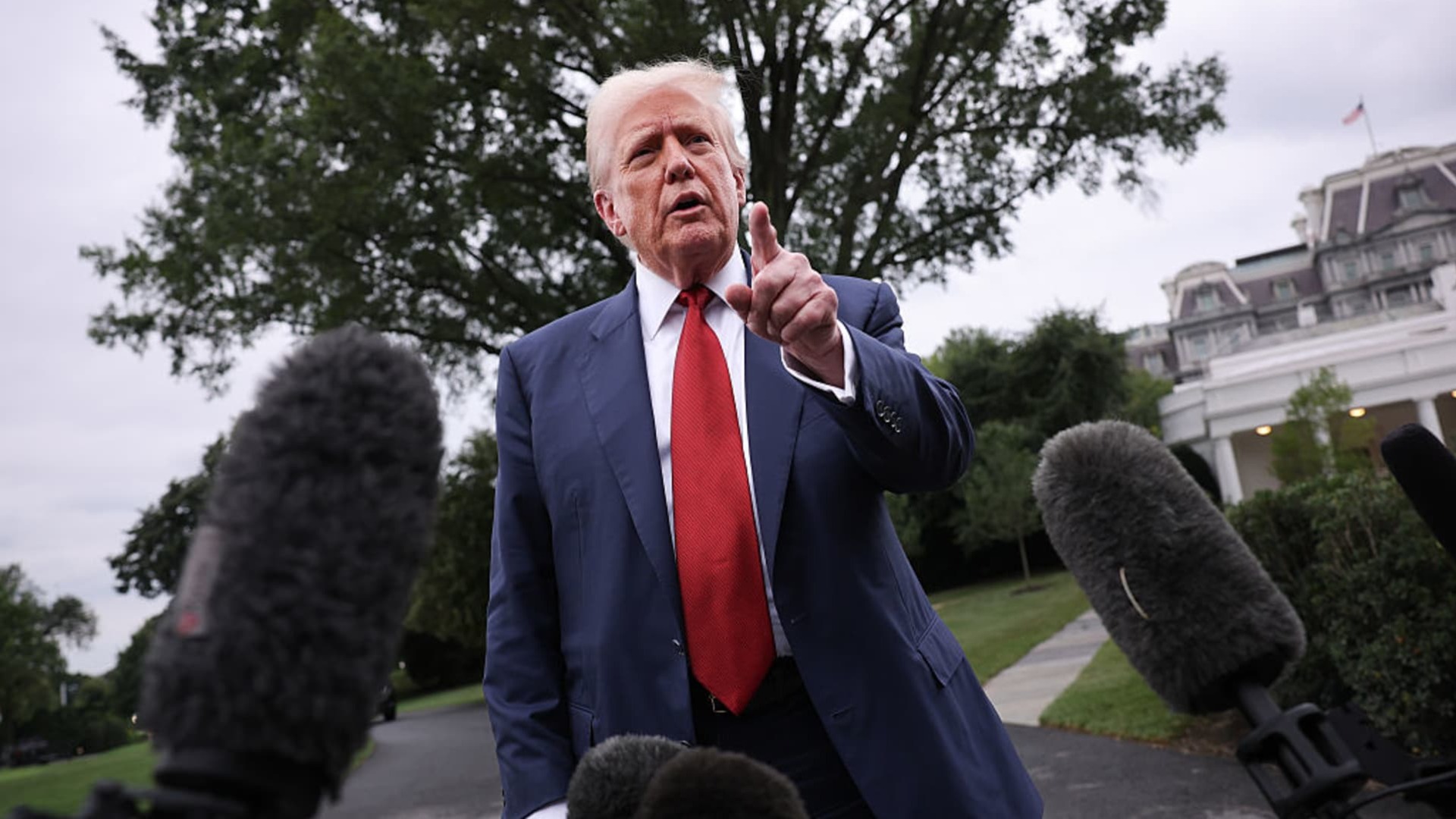 Trump'tan Şok Karar: İstatistik Bürosu Başkanını Görevden Aldı!