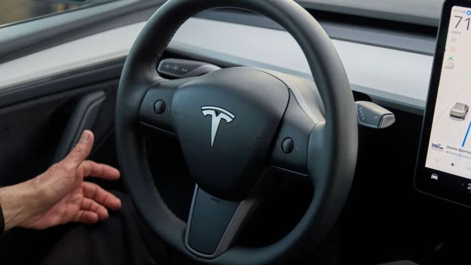 Tesla'dan 243 milyon dolar tazminat talebi