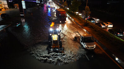 Ankara'da sağanak yağış sele neden oldu