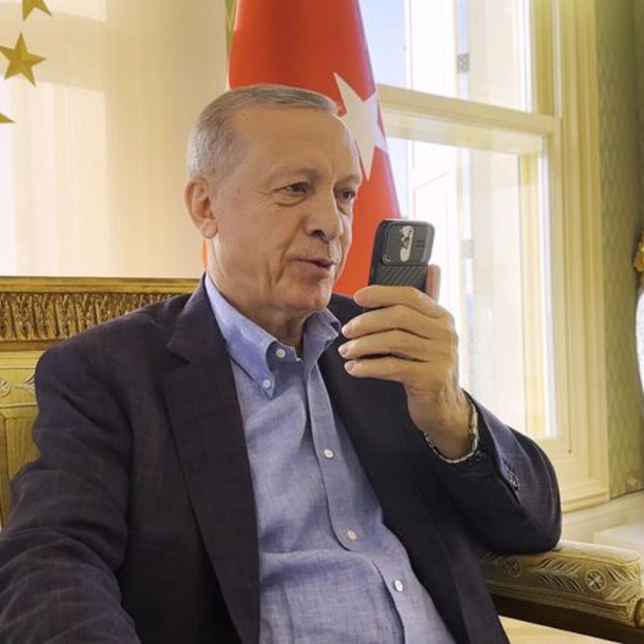 Gençler istedi, Cumhurbaşkanı Erdoğan telefonla bağlandı