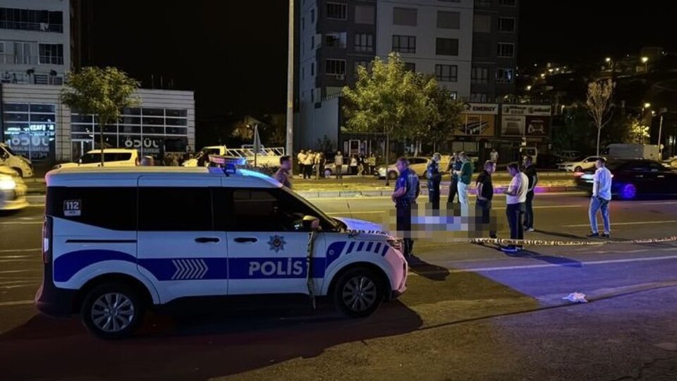 Peş peşe 2 aracın çarptığı kadın hayatını kaybetti