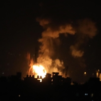 İsrail, Gazze'de Filistin Kızılayı'nı bombaladı