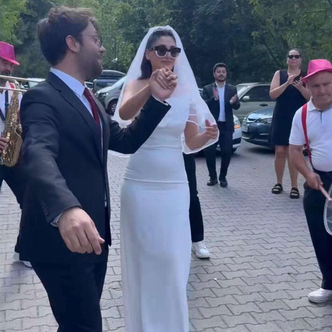 Evleniyorlar