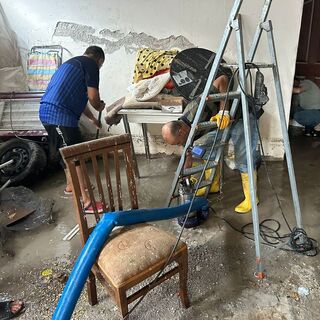 Sağanak sonrası tahliye çalışması